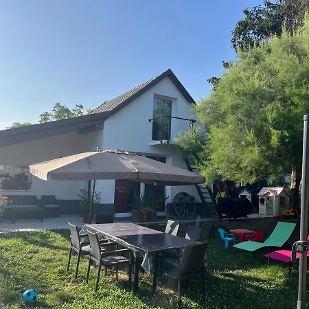 Maison « jardin La Cigogne » Feriehus *