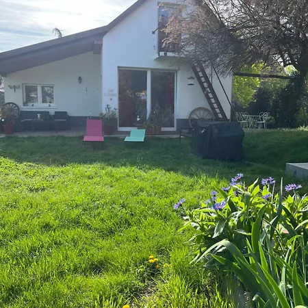 Feriehus Maison « jardin La Cigogne » *